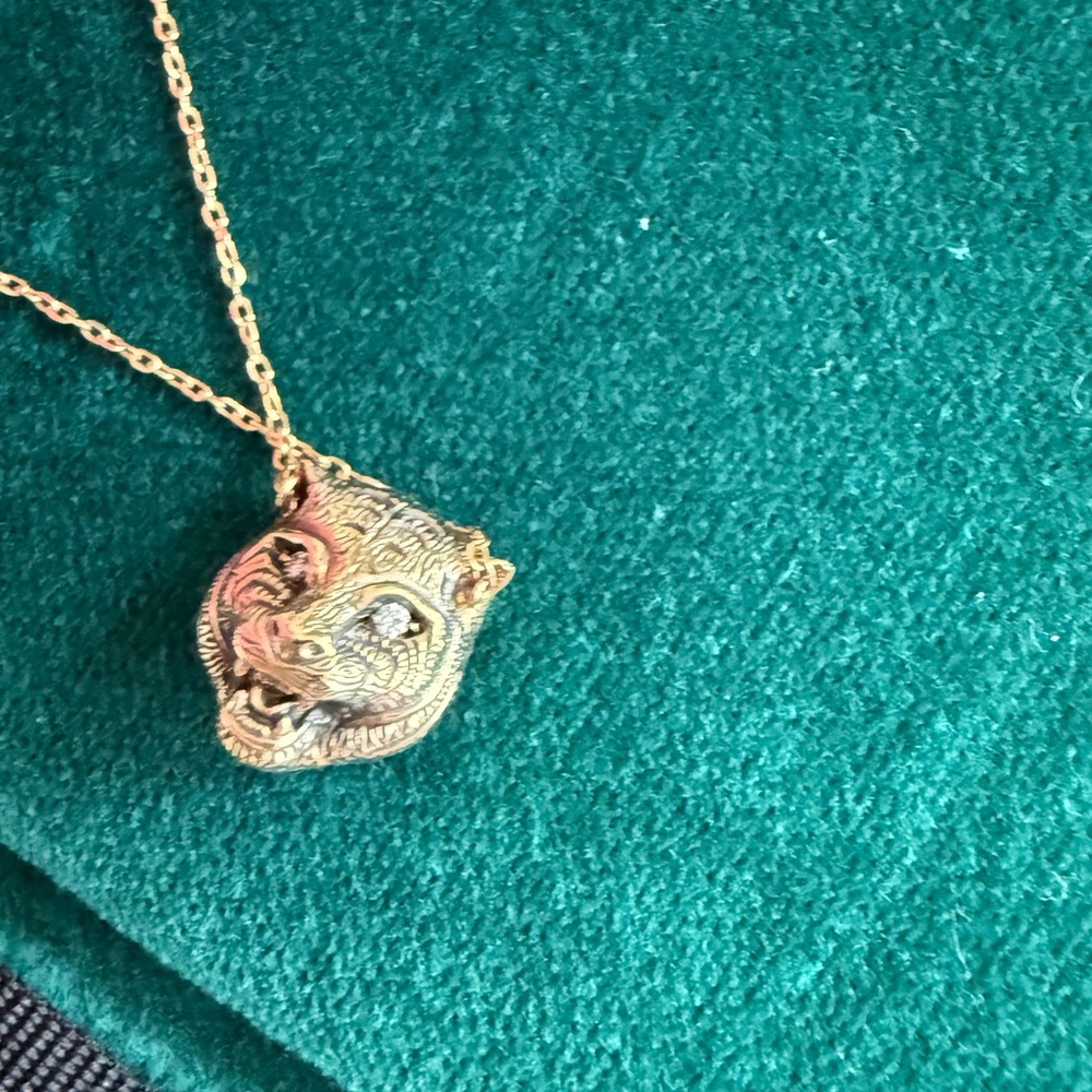 Gucci Le Marche Des Merveilles Diamond and Black Onyx Reversible Necklace 18kt - Picture 4 of 9